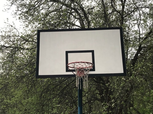 Баскетбольный щит игровой 1800х1050 мм, фанера 18 мм, на металлической раме фото